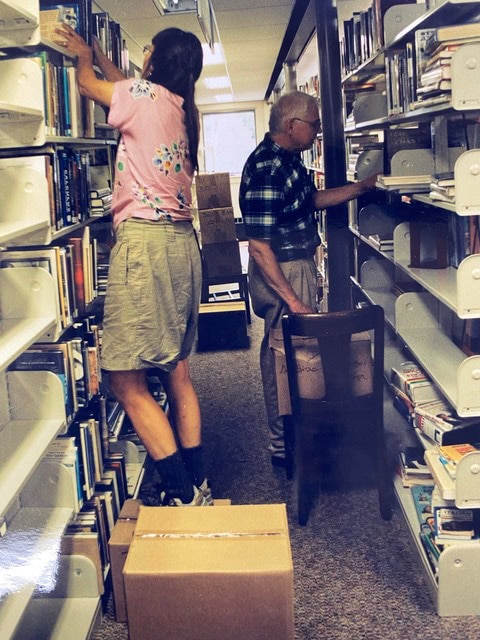 Rochelle in the stacks