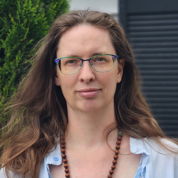 anna seren portrait